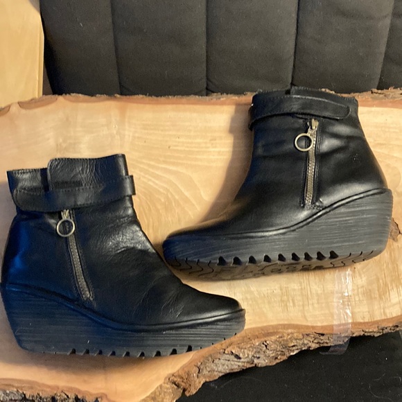 Shoes - Fly London wedge boots